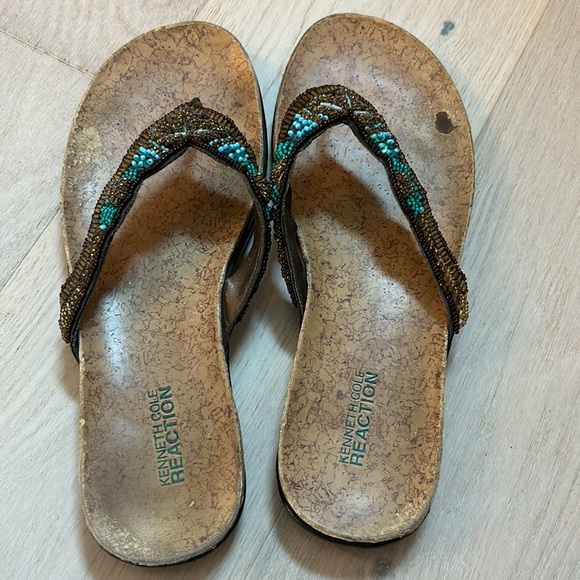 Kenneth Cole Reaction brown and turquoise beaded sandals - sz 8 - Picture 3 of 9